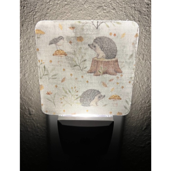 Hedgehogs Nightlight LED Nursery Baby Kids Shower Gift Auto On Off Lighting - Picture 4 of 4